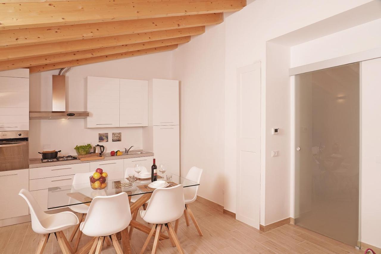 Apartments Villa Bougainville San Felice del Benaco Zewnętrze zdjęcie
