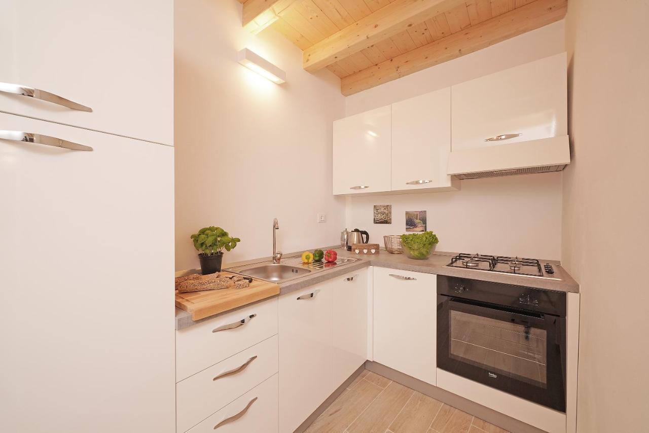 Apartments Villa Bougainville San Felice del Benaco Zewnętrze zdjęcie