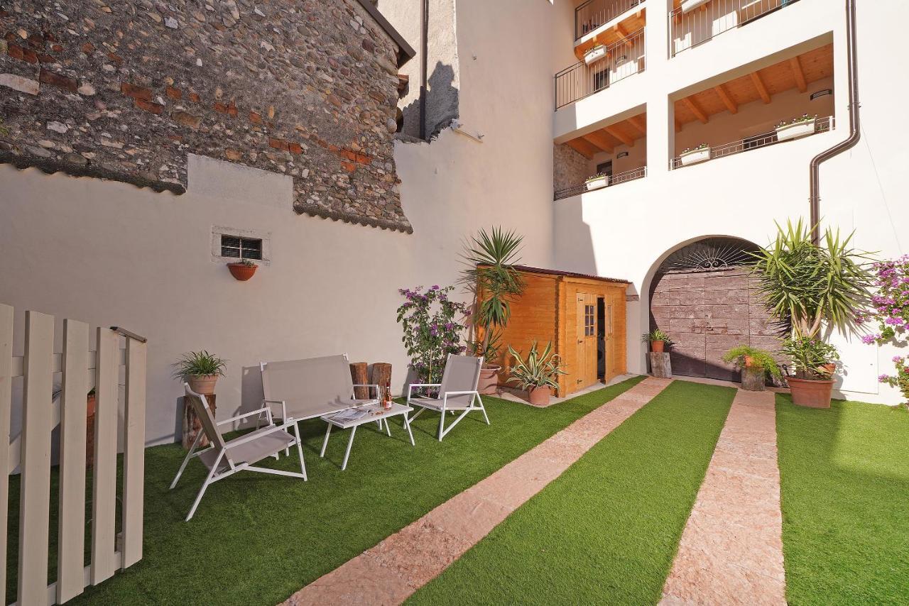 Apartments Villa Bougainville San Felice del Benaco Zewnętrze zdjęcie